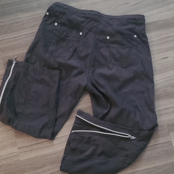 🎉3/$40🎉Grey Capris sz 42 - Picture 2 of 4